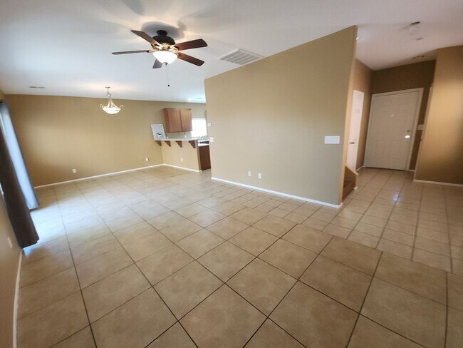 Building Photo - Beautiful detached home with fully fenced back yard.