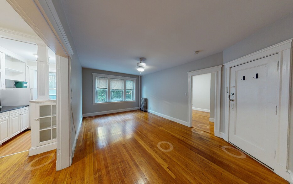 Building Photo - 11 Gray St