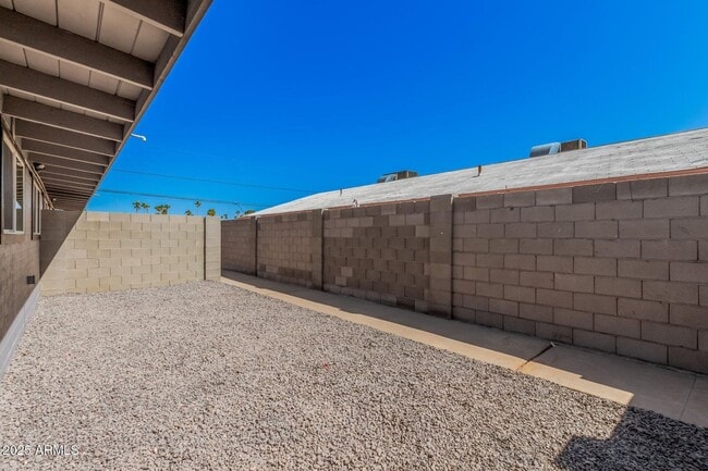 Building Photo - 3331 N 66th Pl