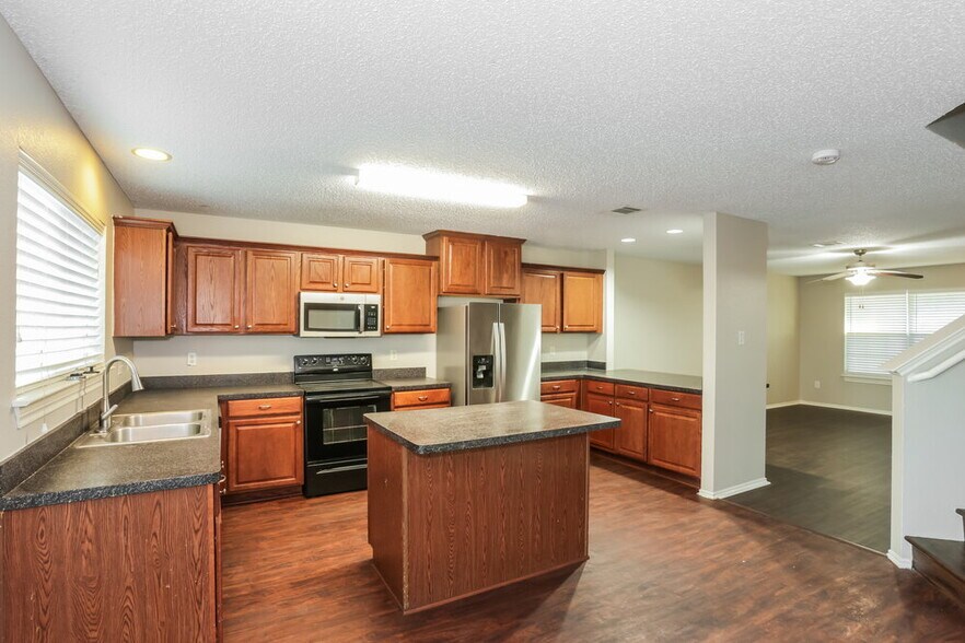 Building Photo - 9936 Sparrow Hawk Ln