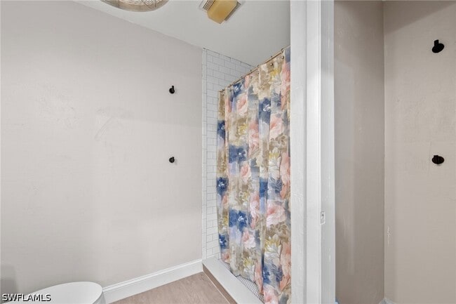 Building Photo - 7195 Reymoor Dr