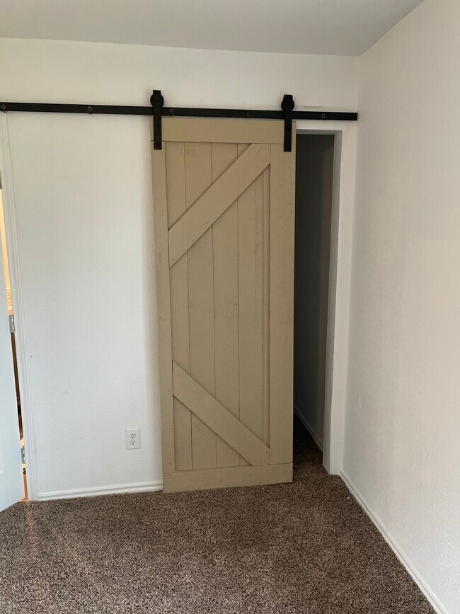 Building Photo - 1451 Janet Gale St