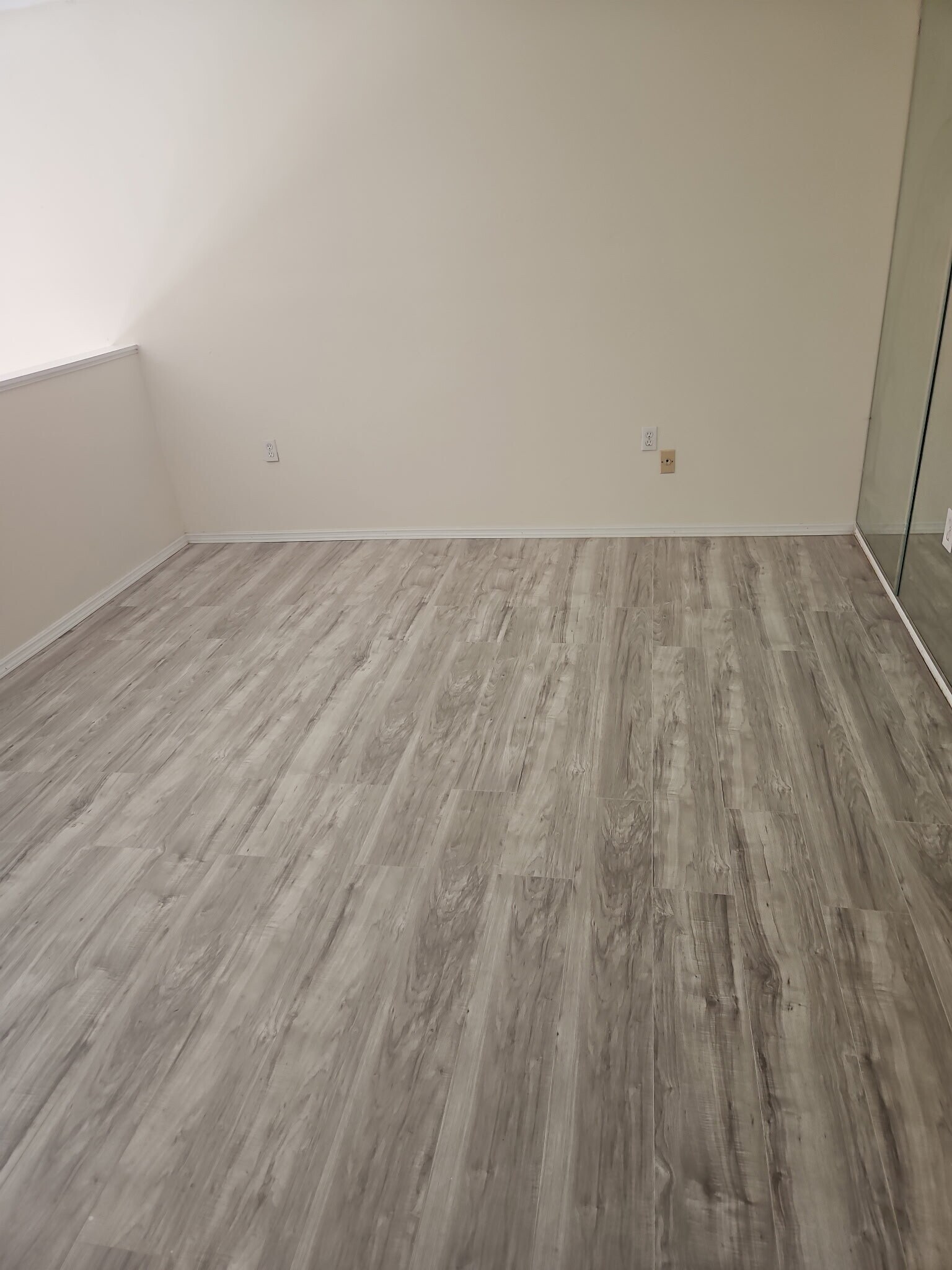 Building Photo - 4023 Woodfern Dr