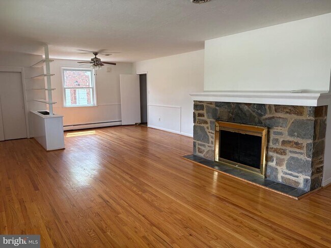 Building Photo - 1215 Milltown Rd