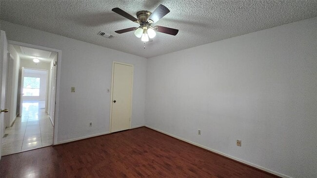 Building Photo - 6634 Briar Glade Dr