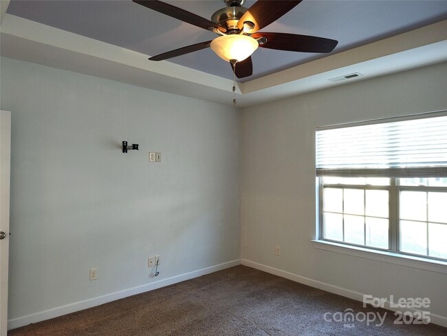 Building Photo - 14616 Juventus St