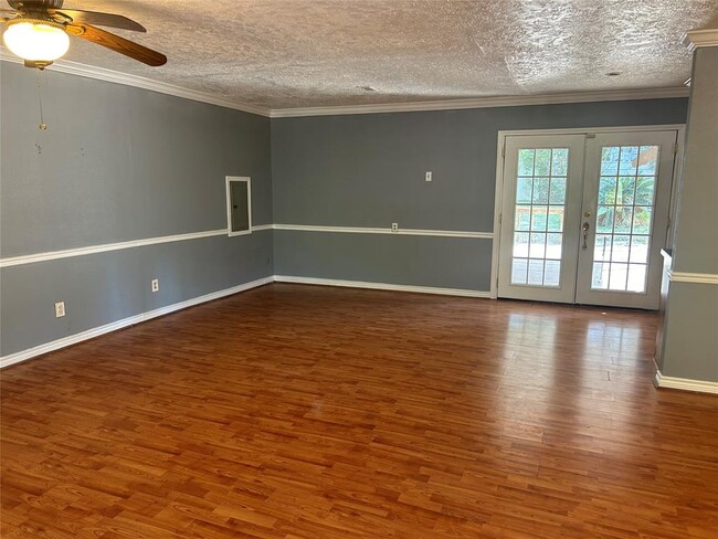 Building Photo - 302 Arrowhead Dr