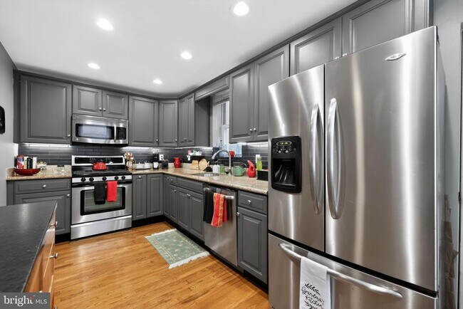 Building Photo - 2100 E Dauphin St