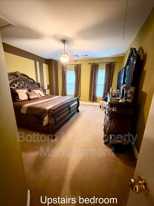 Building Photo - 8045 Talcott Dr