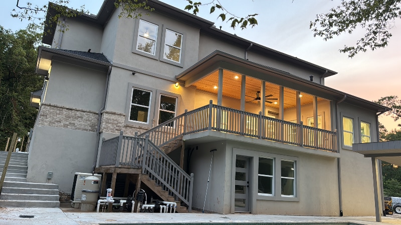 Building Photo - 6110 E Bluff Dr