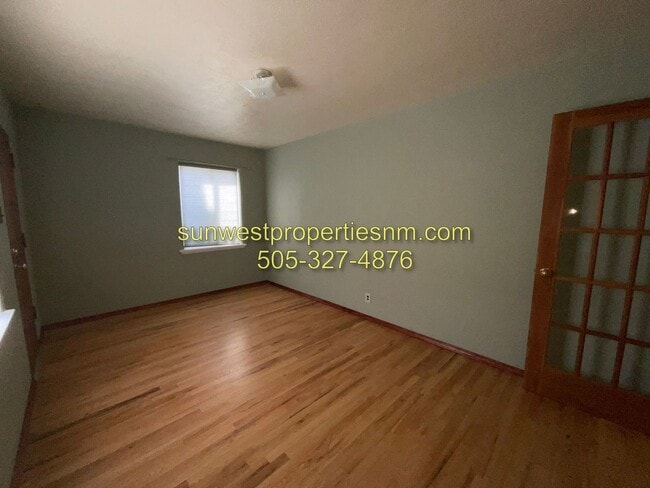 Building Photo - 2 Bedroom, 1 Bath Home Fully Landscaped