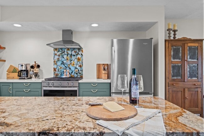 Building Photo - 2083 W 425 N