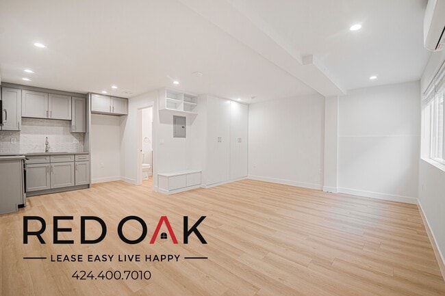 Building Photo - 6738 Independence Ave