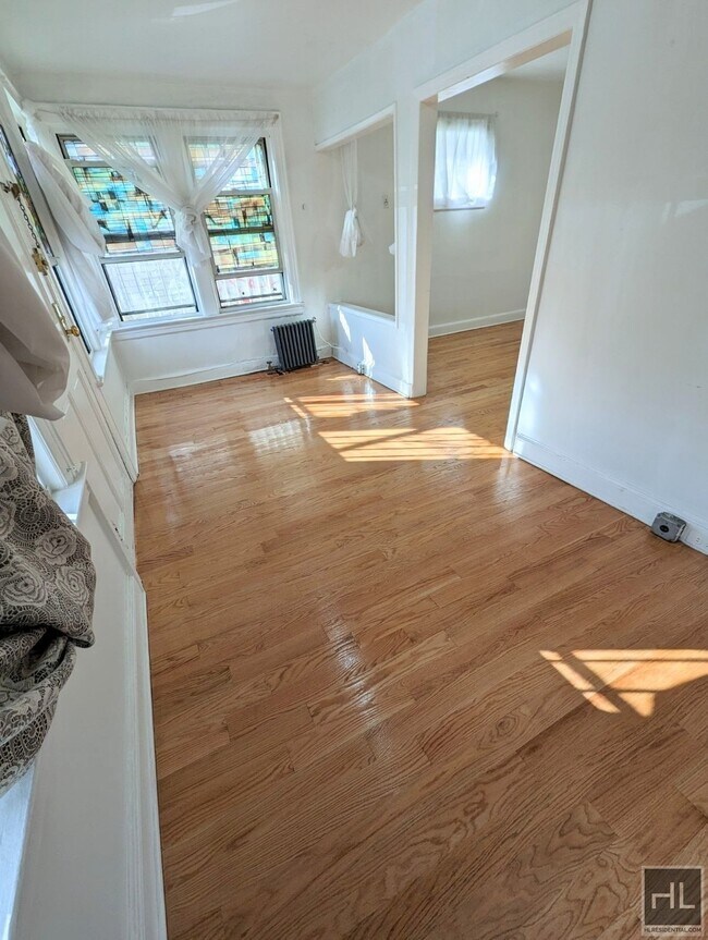 5 bedroom house UNION STREET 3116 Union St Queens NY 11354