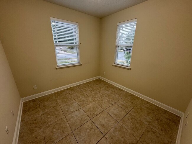 Building Photo - Move in Ready! Four Bed Three Bath Two Story Home. Pet Friendly. Amenities. Garage. Washer/Dryer....