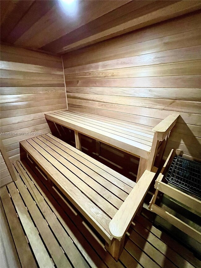 Building Photo - 1501 S Ocean Dr