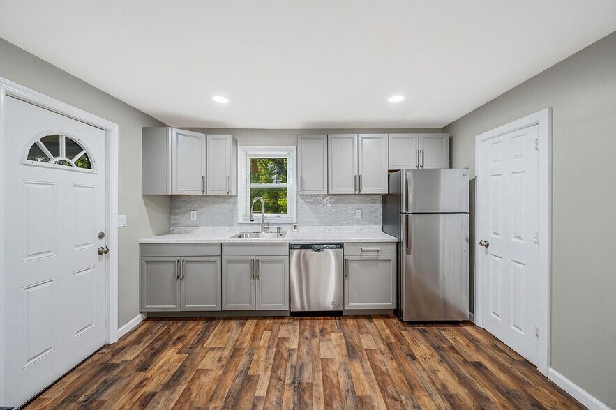 Building Photo - 11 Haab Ave