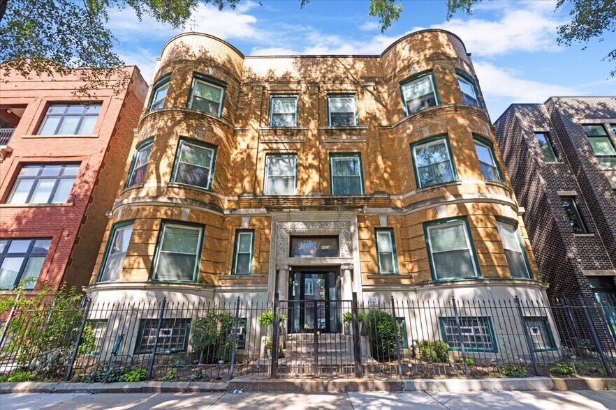 Primary Photo - 4404 S Prairie Ave