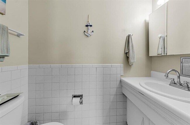 Building Photo - 2700 Bayshore Blvd