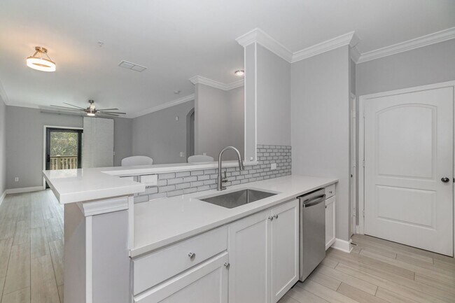 Building Photo - Condo in Gated community near Viera shopping, etc.