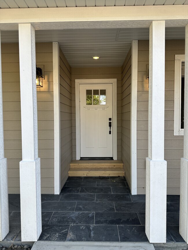 Building Photo - 410 N Madison St