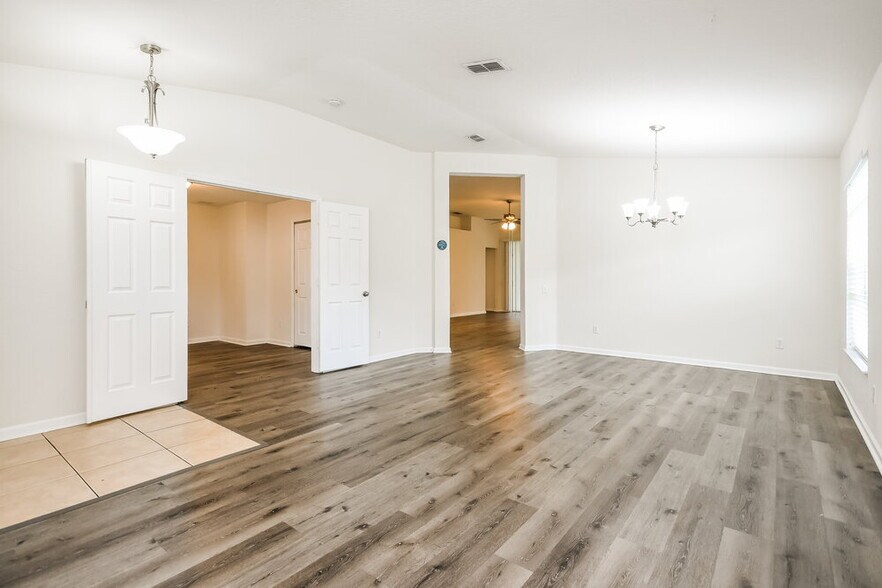 Building Photo - 2258 Meadow Oak Cir