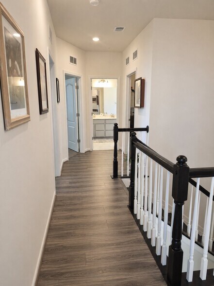 Building Photo - 16208 Tortola Dr