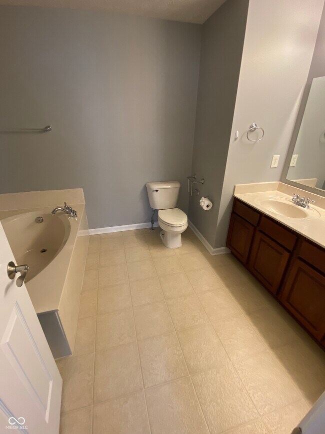 Building Photo - 9448 Tanhurst Dr