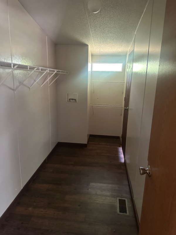 Building Photo - 412 Greenfield Dr