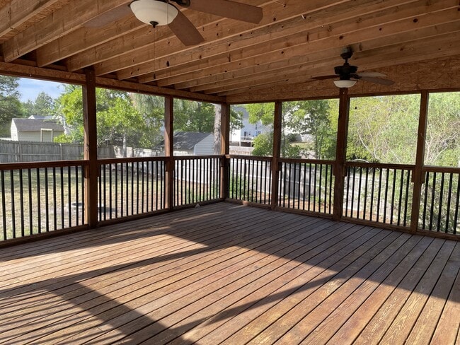 Building Photo - 346 Cresthaven Dr
