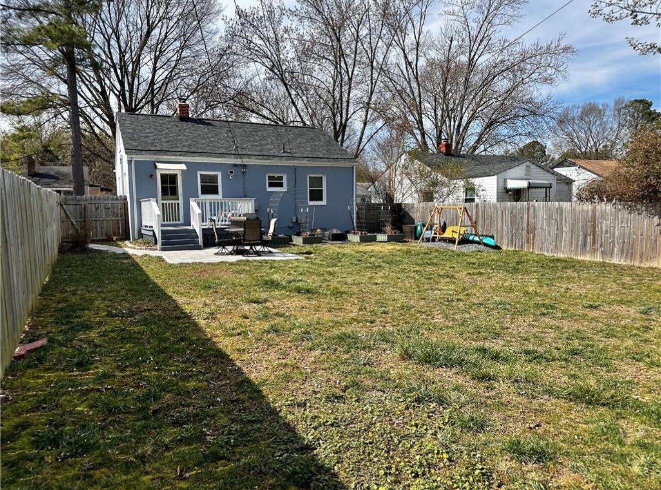 Building Photo - 807 Hill Top Dr