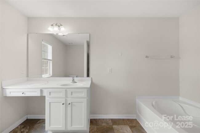 Building Photo - 6329 Marquam Pl