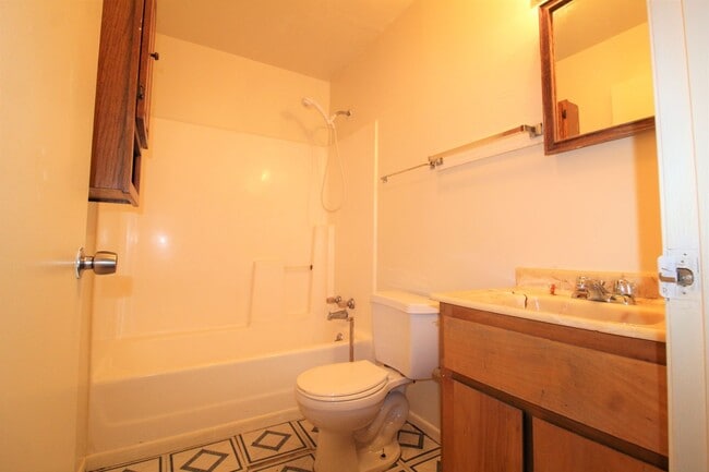 Building Photo - 85 Mason St