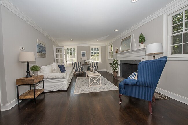 Building Photo - Luxury 4 Bed / 2.5 Bath Home - Great Wayne Location