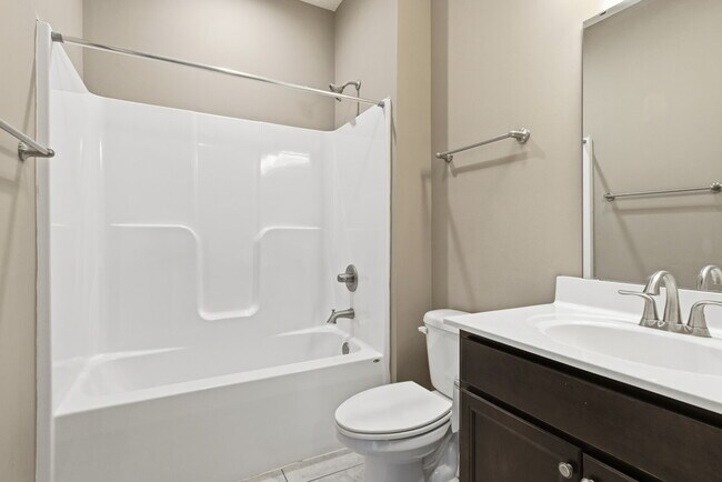 Building Photo - 3410 Monument Dr