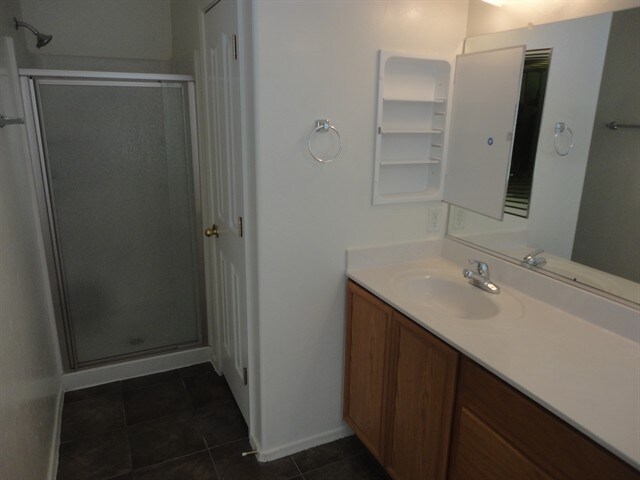 Building Photo - 5711 W Shady Grove Dr