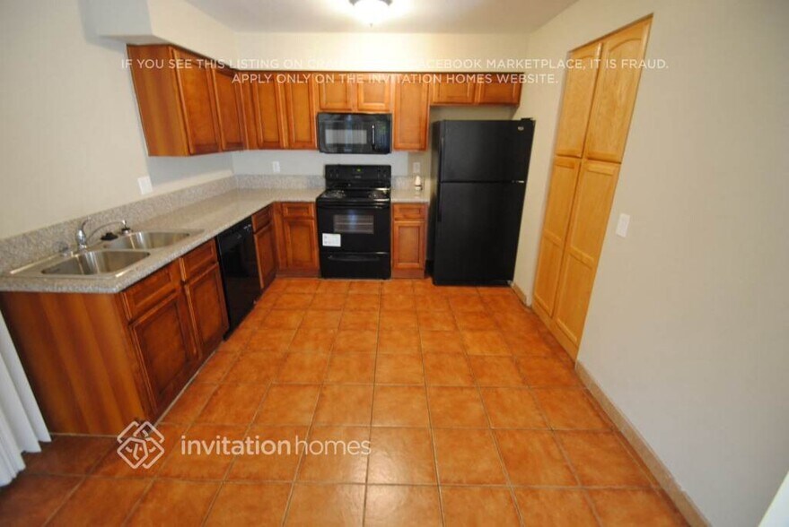Building Photo - 6055 S 42nd St
