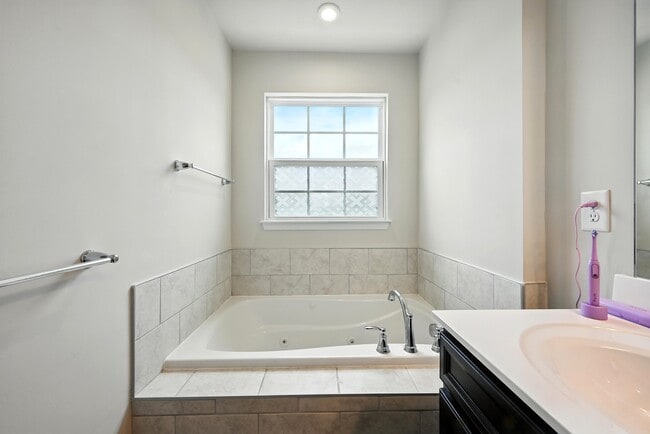 Building Photo - 4227 Meander Wy