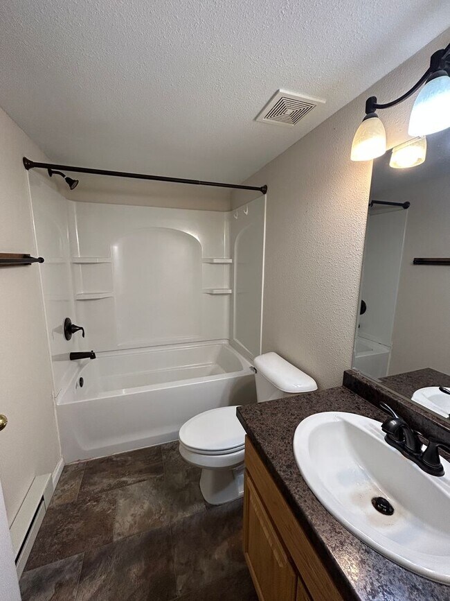 Building Photo - Spacious 5-Bedroom Family Haven with Moder...