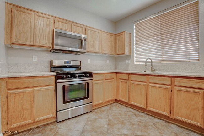 Building Photo - 1948 W Hammer Ln