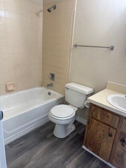 Building Photo - 5370 SE 30th Pl