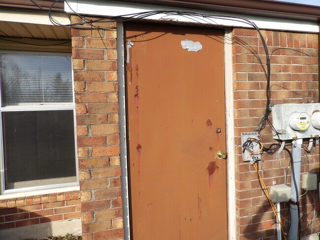 Building Photo - 114 Potomac Ct