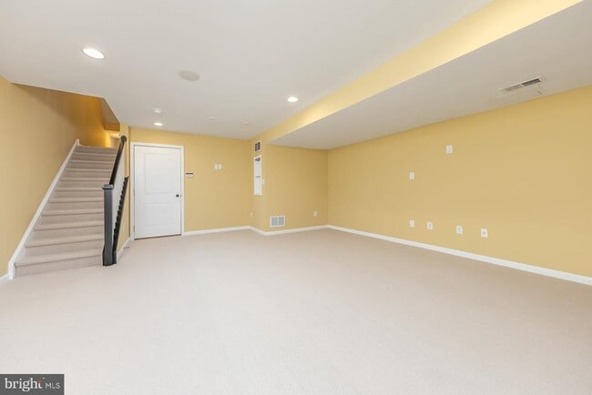 Building Photo - 122 Winterberry Way