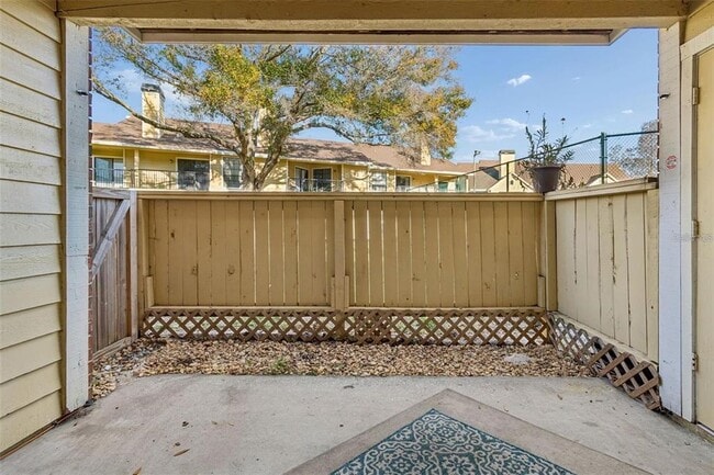 Building Photo - 8742 Mallard Reserve Dr