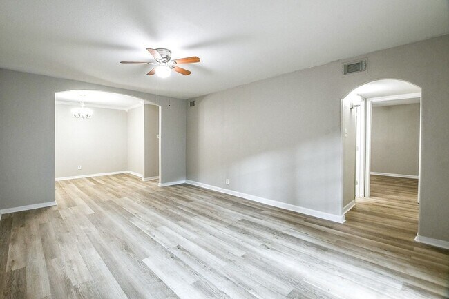 Building Photo - 2585 Marilee Ln