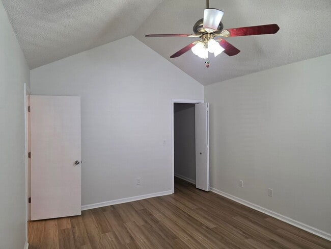 Building Photo - Charming 3-Bedroom Home in Desirable Shadowmoss Community