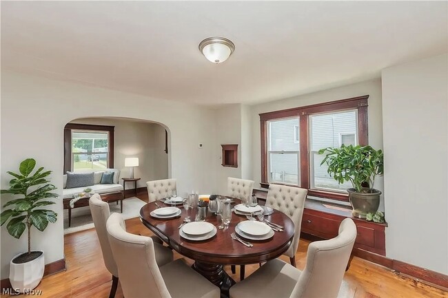 Building Photo - 3 Bedroom 1 Bathroom House in Lorain