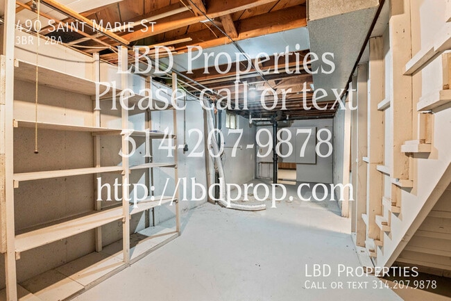 Building Photo - 490 St Marie St