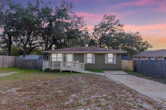 Building Photo - 400 31st St