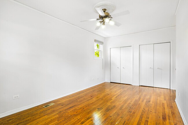 Building Photo - 1337 W Flournoy St